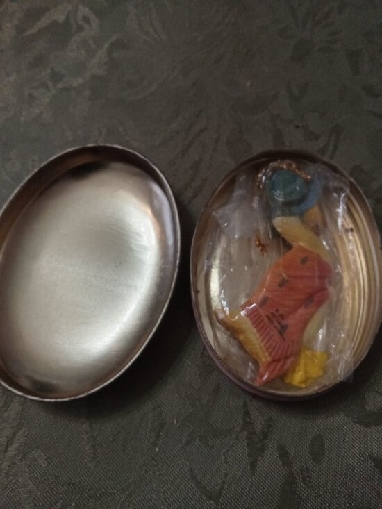 Unique vintage Schmid Mother Goose collector tin and ornament in packaging - Picture 2 of 3